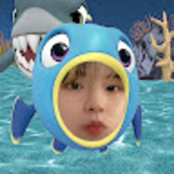 lucy_deshon